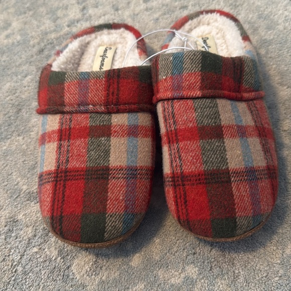 Dearfoams lady’s slippers- New without tags - Picture 2 of 7